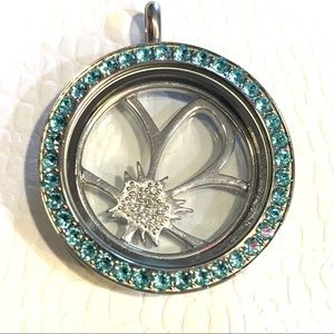 Origami Owl turquoise locket with flower
